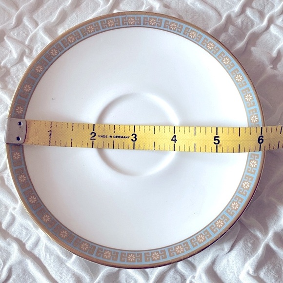 Royal Doulton Athens H4987 Saucers Set of 7 Cream Blue Gold Fine China - Picture 2 of 4